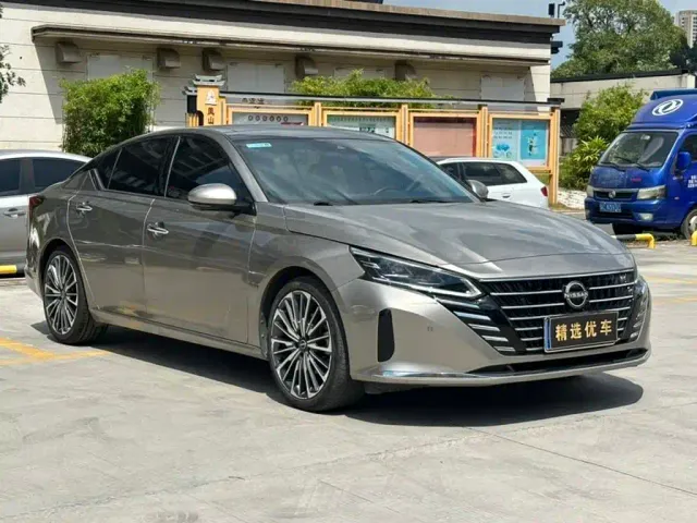 Nissan Teana — Фото автомобиля 3