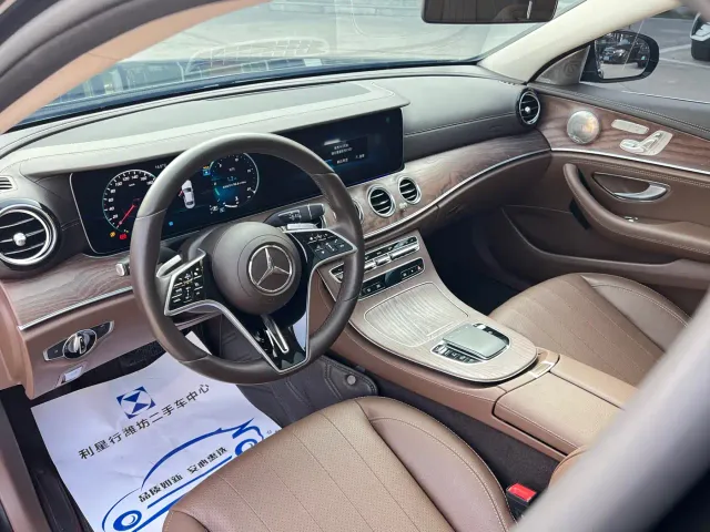 Mercedes-Benz E-Class — Фото автомобиля 8