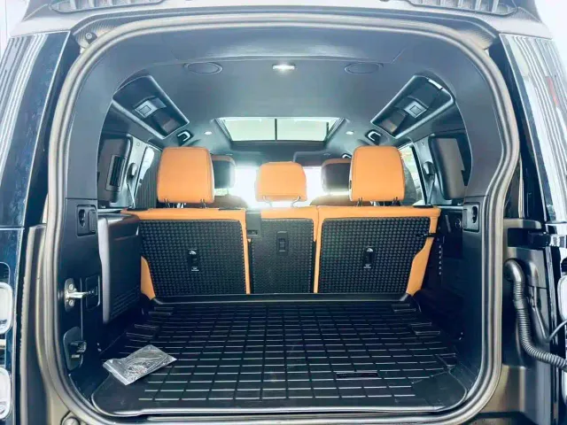 Land Rover Defender — Фото автомобиля 23