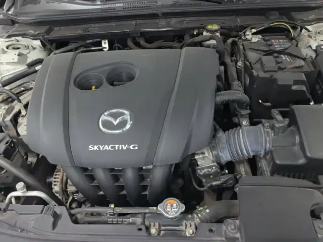Mazda Axela — Фото автомобиля 10