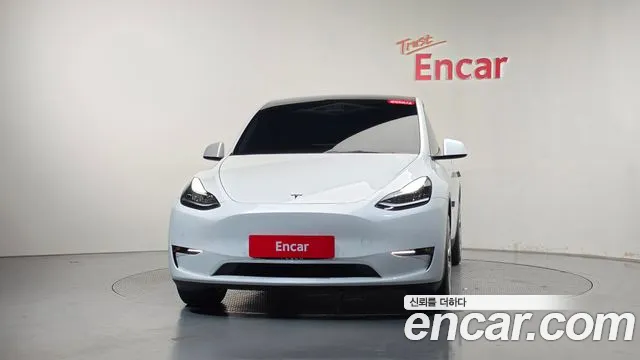 Tesla Model Y — Фото автомобиля 3
