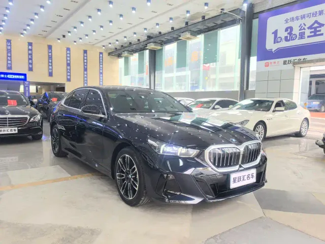 BMW 5 Series — Фото автомобиля 4