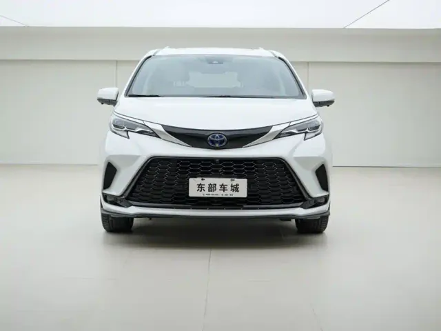 Toyota Sienna — Фото автомобиля 2