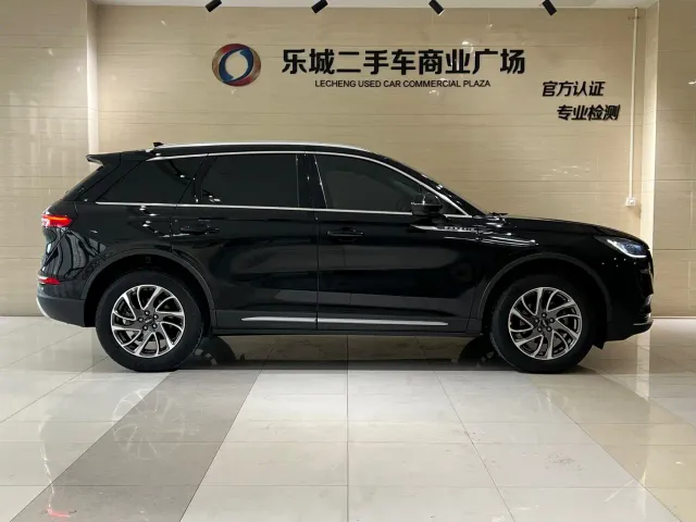 Lincoln Corsair — Фото автомобиля 5