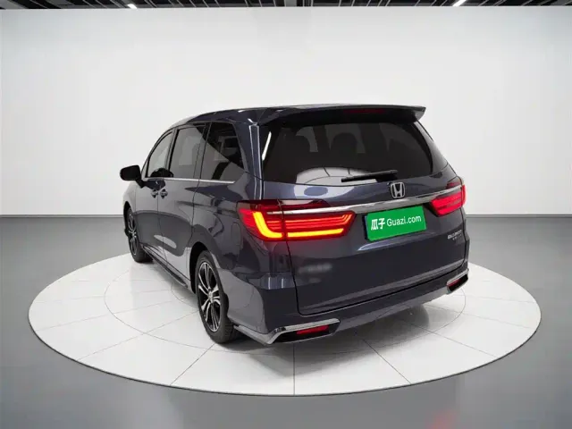 Honda Odyssey — Фото автомобиля 4