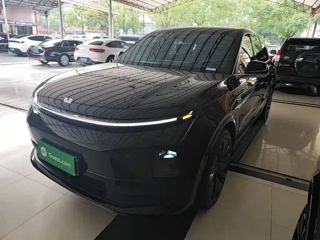 Фотография автомобиля — Li Auto L6