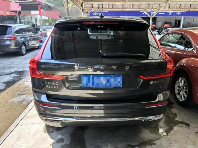 Volvo XC60 — Фото автомобиля 8