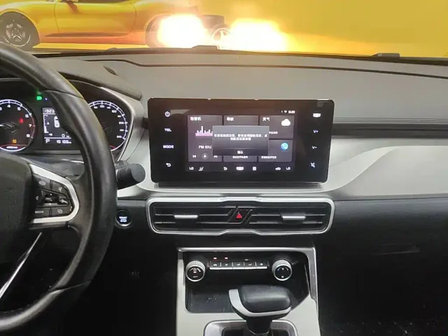 Geely Binyue — Фото автомобиля 12