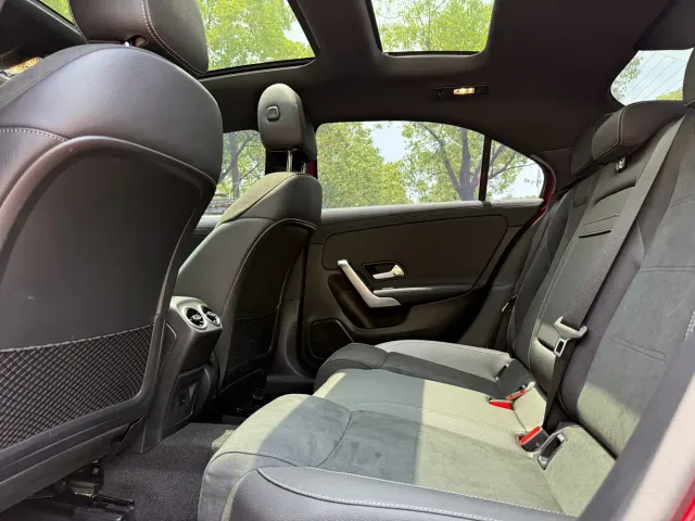 Mercedes-Benz A-Class — Фото автомобиля 11