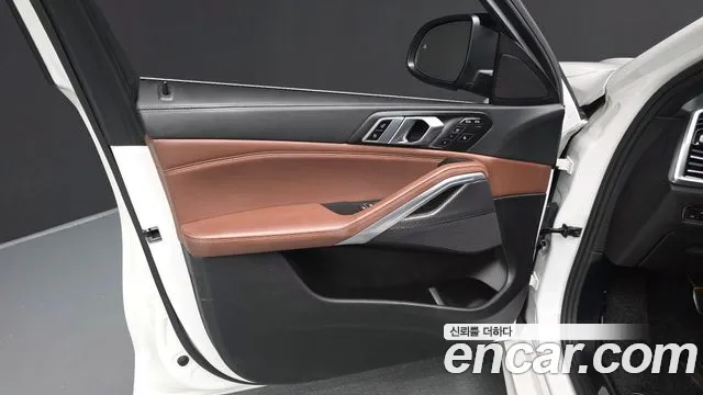 BMW X6 xDrive40i M Sport — Фото автомобиля 24