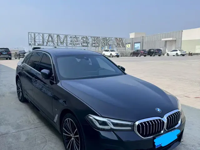 BMW 5 Series — Фото автомобиля 3