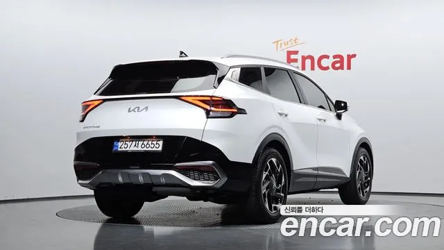 Kia Sportage Sportage 5-е поколение Дизель 2.0 2WD — Фото автомобиля 2