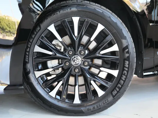 Toyota Alphard — Фото автомобиля 5