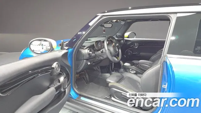 MINI Cooper Electric — Фото автомобиля 15