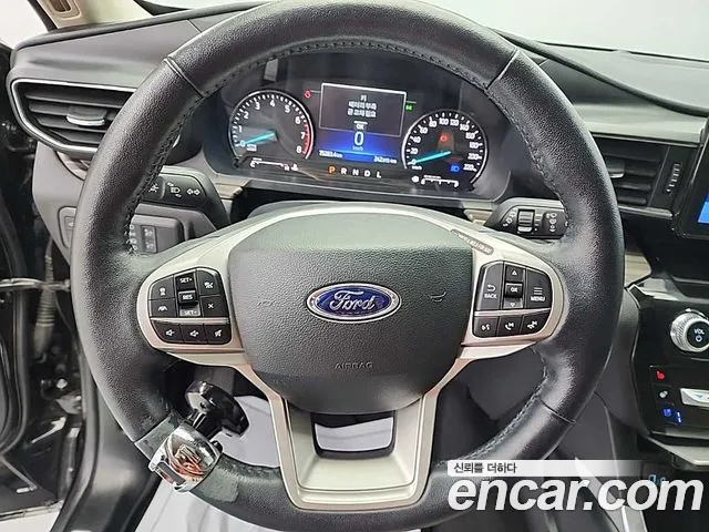 Ford Explorer — Фото автомобиля 9
