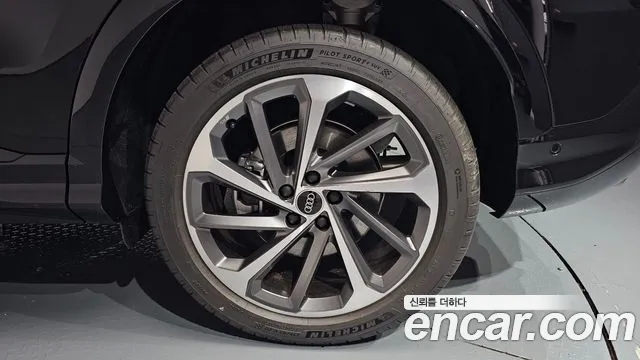 Audi Q5 40 TFSI quattro Sportback S Line — Фото автомобиля 21