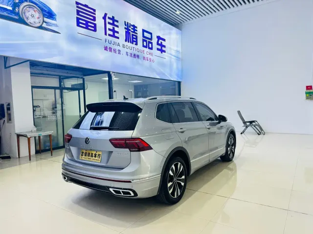 Volkswagen Tiguan L — Фото автомобиля 5