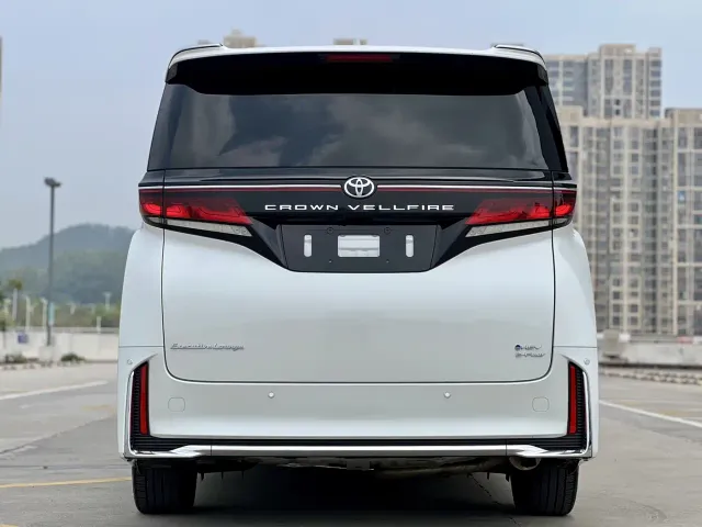 Toyota Vellfire — Фото автомобиля 13
