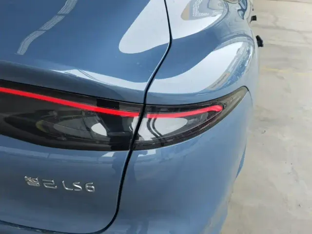 IM Motors LS6 — Фото автомобиля 7