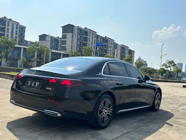 Mercedes-Benz E-Class — Фото автомобиля 7