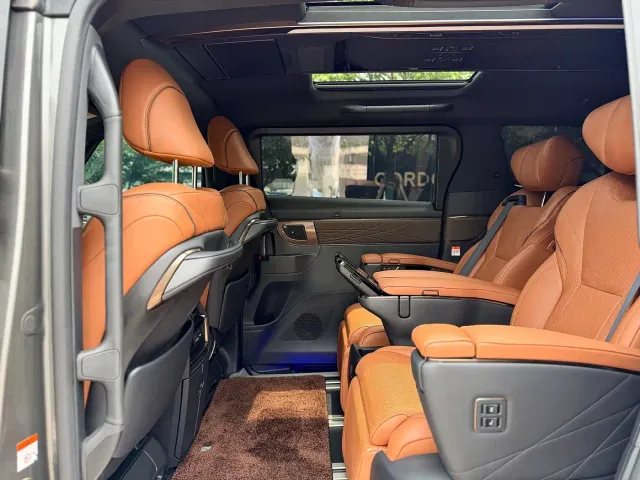Toyota Vellfire — Фото автомобиля 14