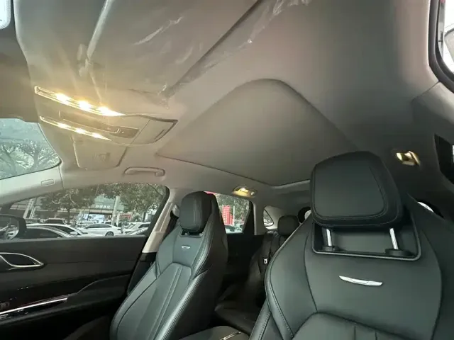 Hongqi HS3 — Фото автомобиля 16