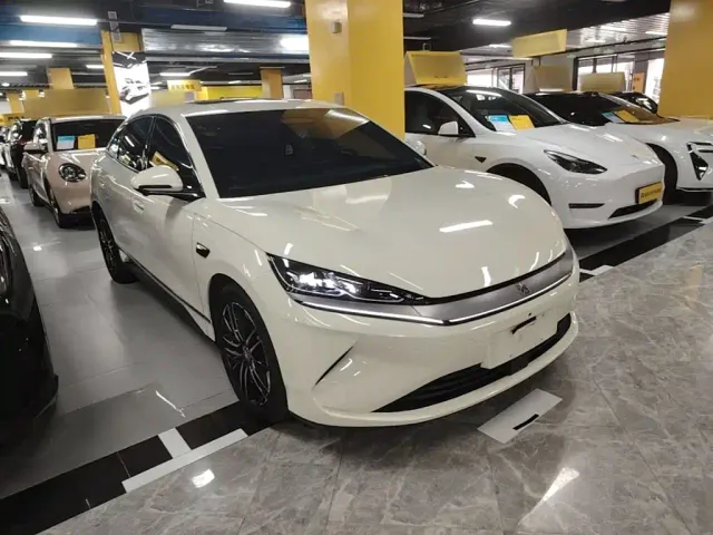 BYD Qin L — Фото автомобиля 3