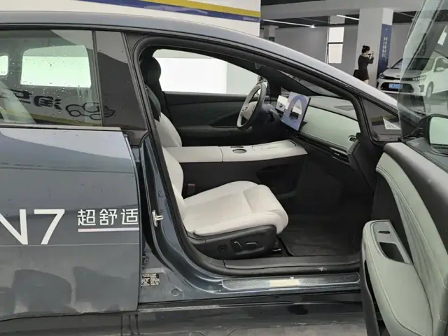 Nissan N7 — Фото автомобиля 8