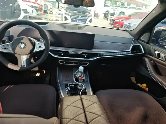 BMW X5 — Фото автомобиля 12