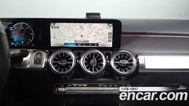 Mercedes-Benz GLB-Class — Фото автомобиля 14