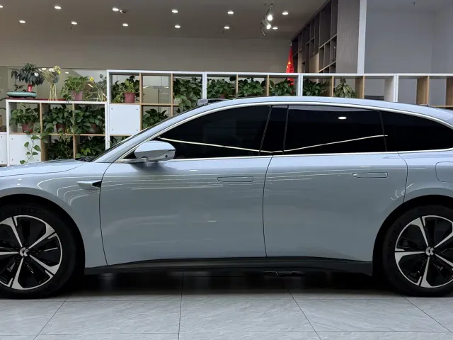 Nio ET5 Touring — Фото автомобиля 3