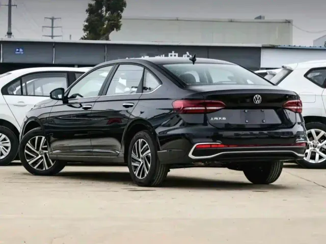 Volkswagen Lavida — Фото автомобиля 11