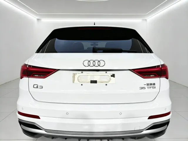 Audi Q3 — Фото автомобиля 5