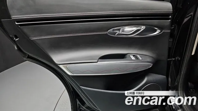 Genesis GV70 — Фото автомобиля 14