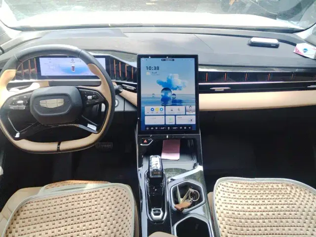 Geely Boyue L — Фото автомобиля 12