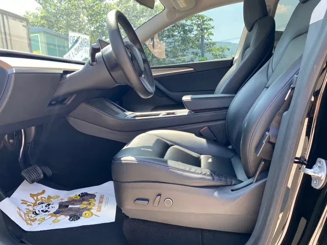Tesla Model Y — Фото автомобиля 7