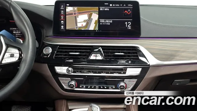 BMW 5-Series — Фото автомобиля 14