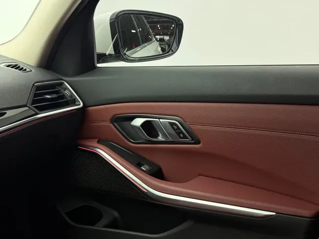 BMW 3 Series — Фото автомобиля 19