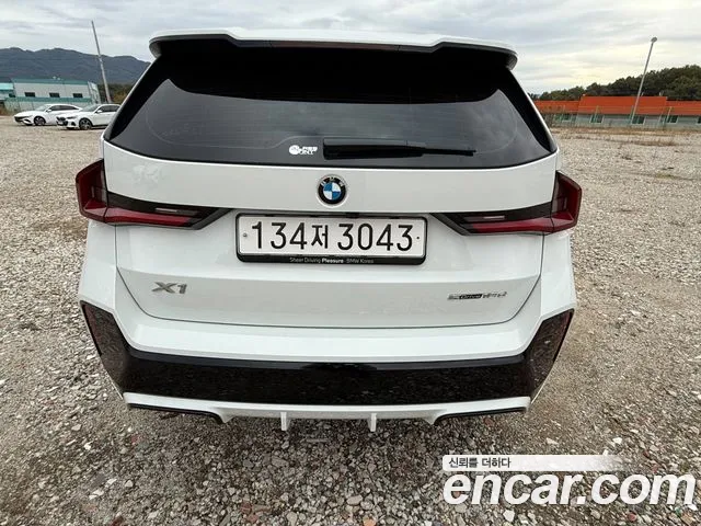 BMW X1 U11 — Фото автомобиля 2