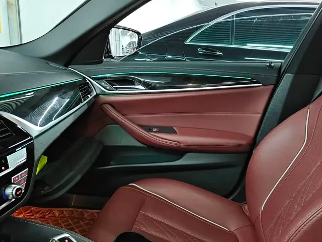 BMW 5 Series — Фото автомобиля 8