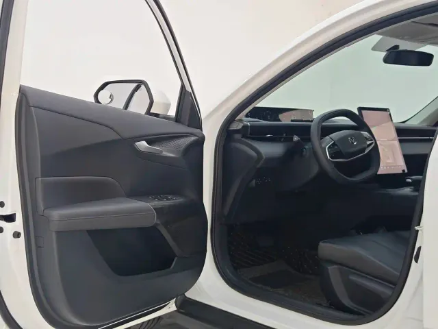 Changan Lamore — Фото автомобиля 26