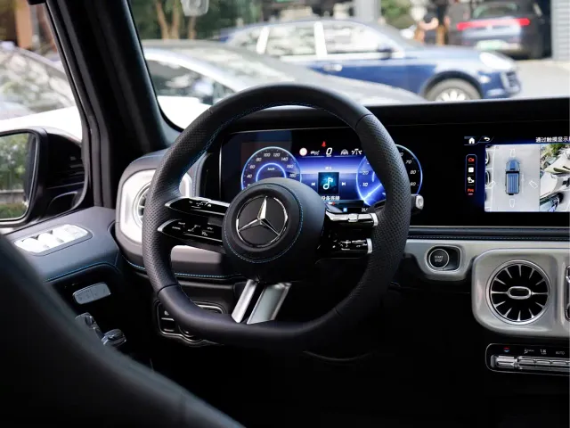 Mercedes-Benz G-Class — Фото автомобиля 16