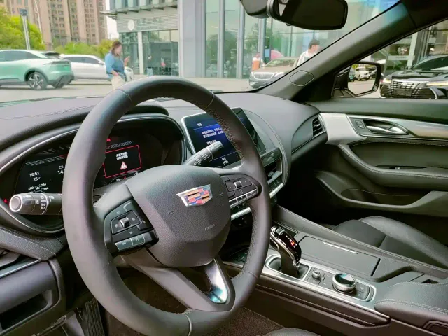 Cadillac CT5 — Фото автомобиля 30