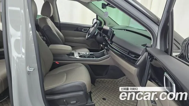 Kia Carnival Generation 4 — Фото автомобиля 16