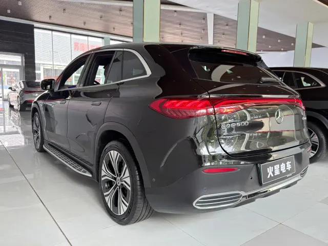 Mercedes-Benz EQE SUV — Фото автомобиля 13