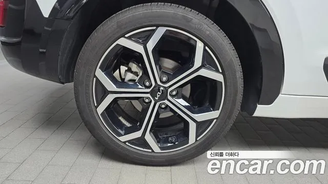 Kia Niro The All New Niro Signature — Фото автомобиля 5