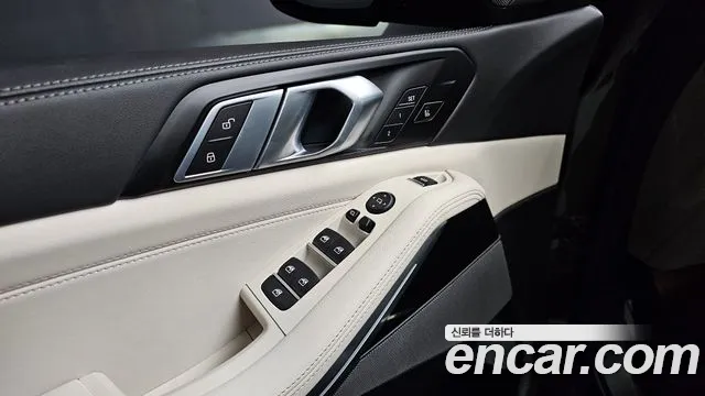 BMW X5 xDrive 40i M Sport — Фото автомобиля 30