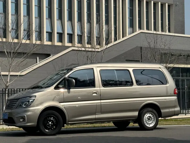 Forthing Lingzhi — Фото автомобиля 5