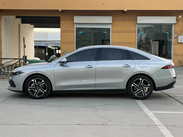Roewe D7 — Фото автомобиля 15