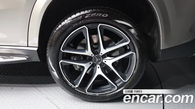 Mercedes-Benz GLE-Class — Фото автомобиля 5